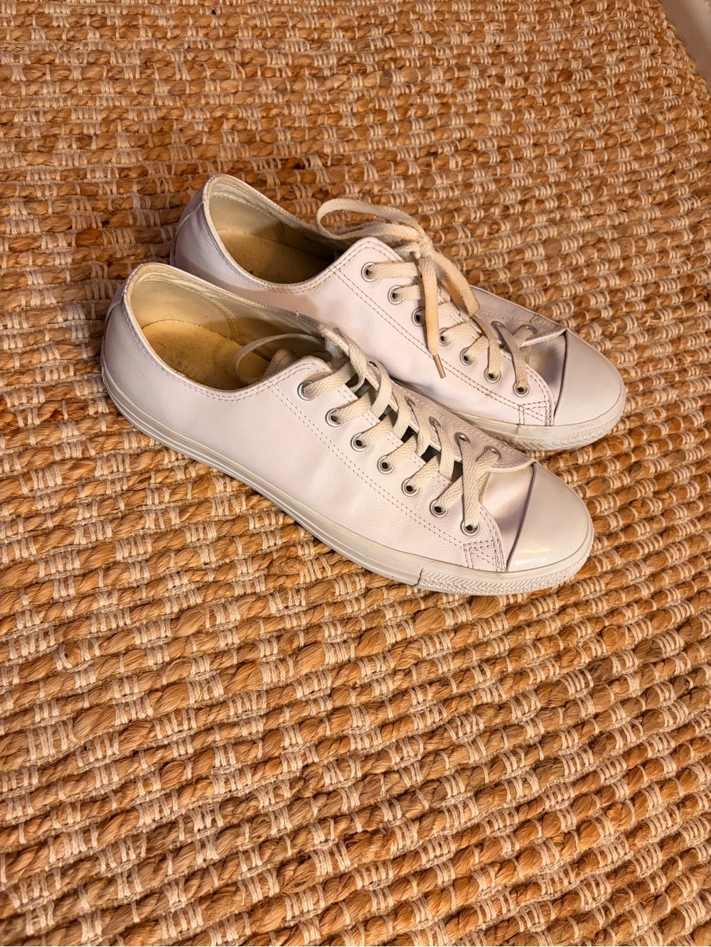 Converse Men's Chuck Taylors Low-Top leather Sneakers size 12